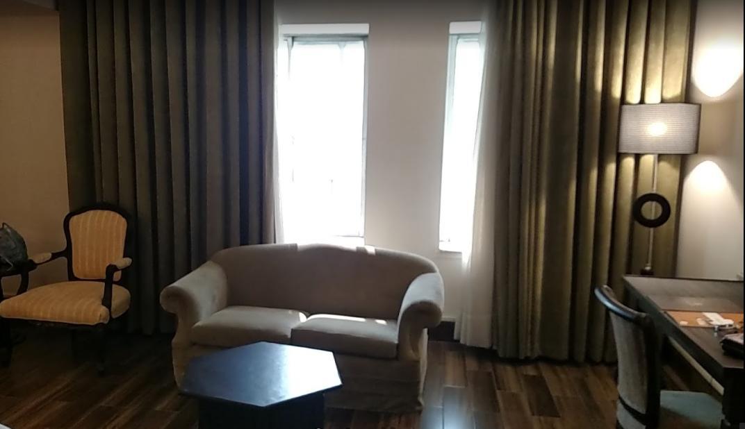 Smart Hotel Lahore Esterno foto